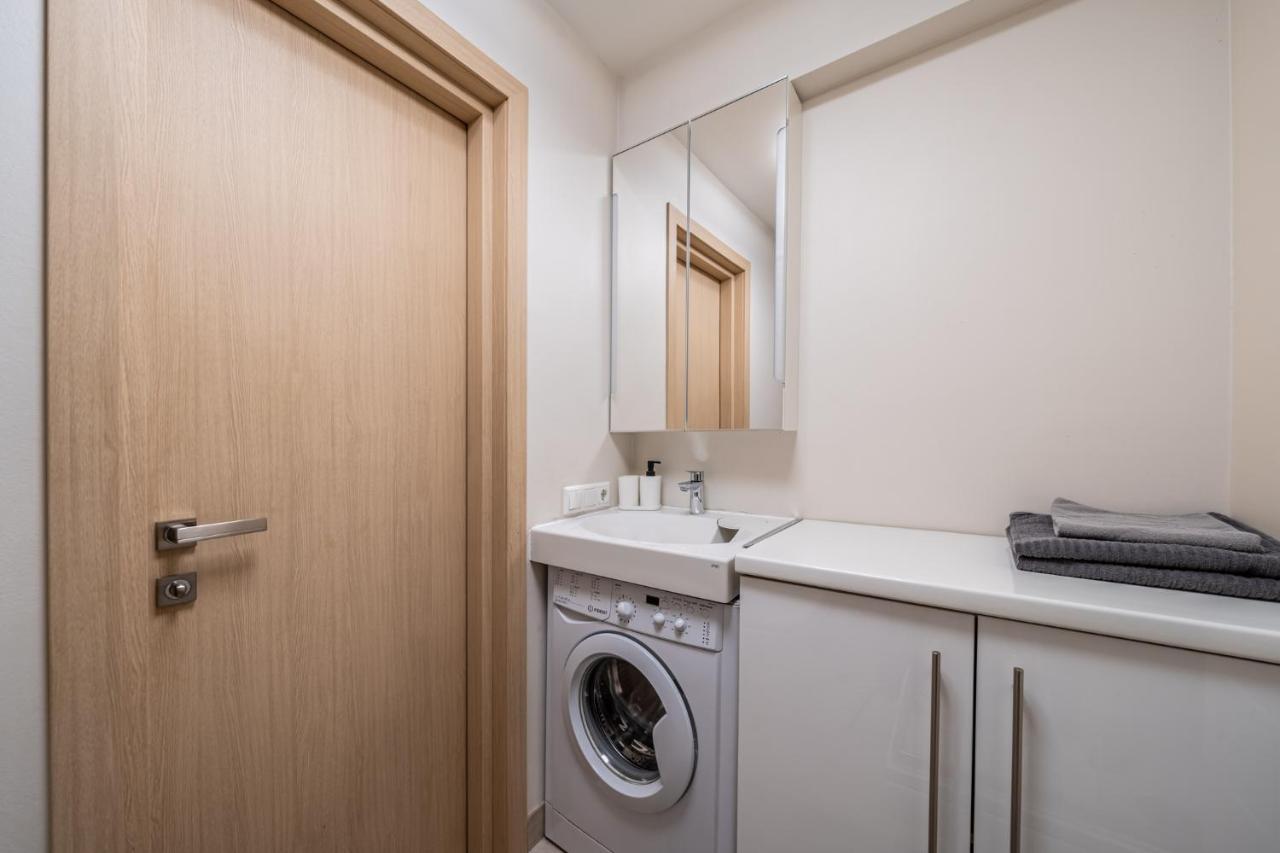 Trendy Top-Floor Stay In Heart Of Riga, Near Bars & Culture 외부 사진