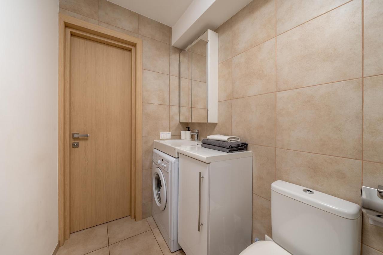Trendy Top-Floor Stay In Heart Of Riga, Near Bars & Culture 외부 사진